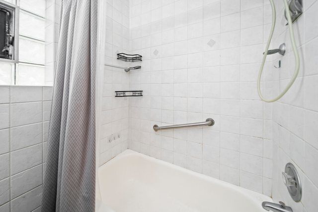 6011 N Monitor Avenue, Chicago, IL 60646