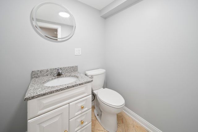 6011 N Monitor Avenue, Chicago, IL 60646