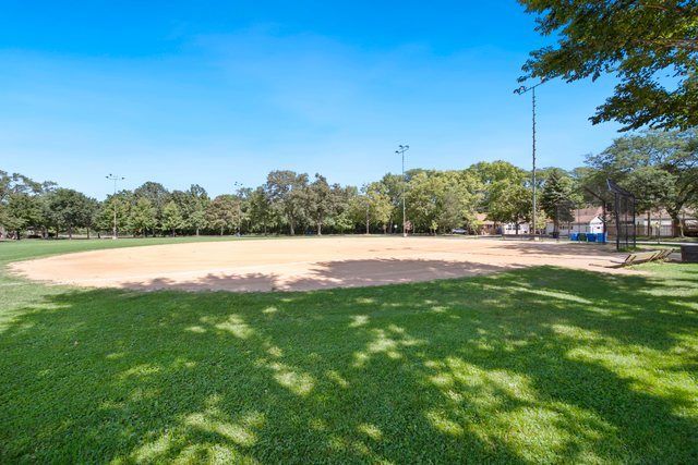 6011 N Monitor Avenue, Chicago, IL 60646