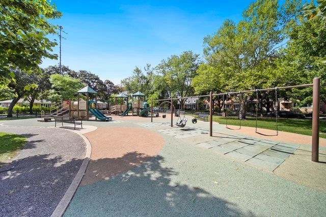 6011 N Monitor Avenue, Chicago, IL 60646