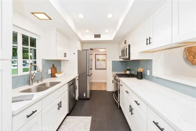 860 Sycamore Avenue, La Habra, CA 90631