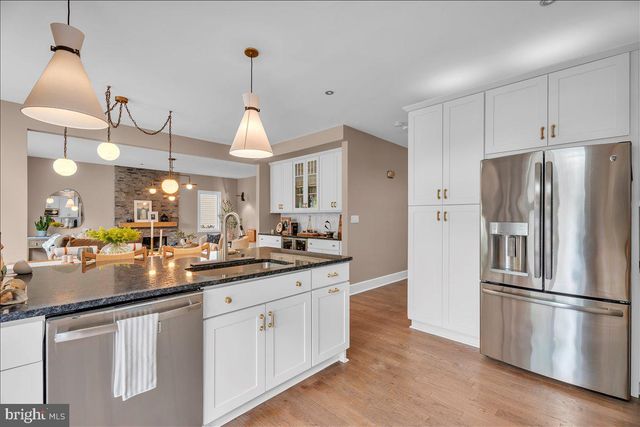85 BROOKS RD, Moorestown, NJ 08057