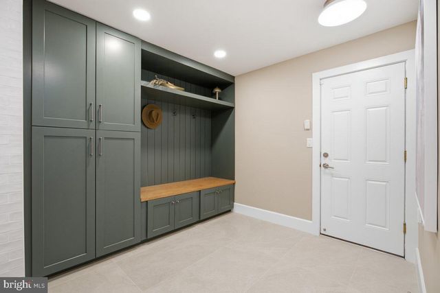 85 BROOKS RD, Moorestown, NJ 08057