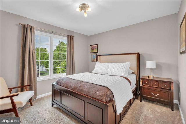 85 BROOKS RD, Moorestown, NJ 08057