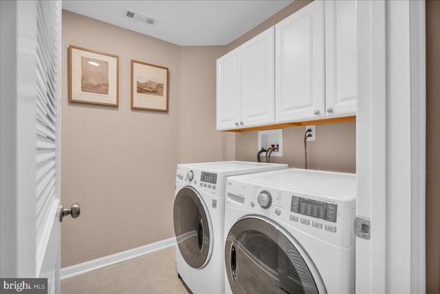 85 BROOKS RD, Moorestown, NJ 08057