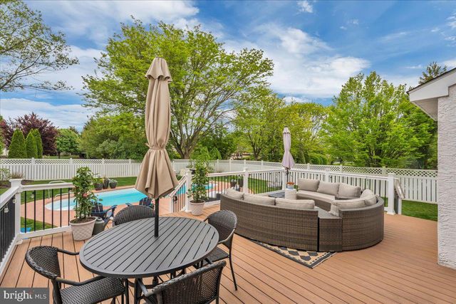 85 BROOKS RD, Moorestown, NJ 08057
