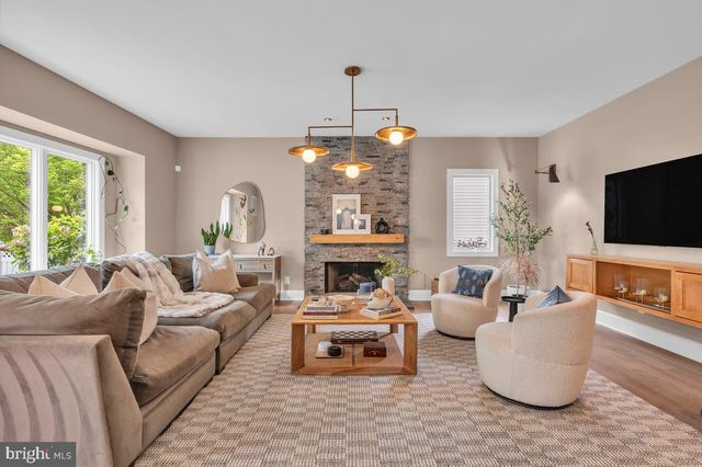 85 BROOKS RD, Moorestown, NJ 08057