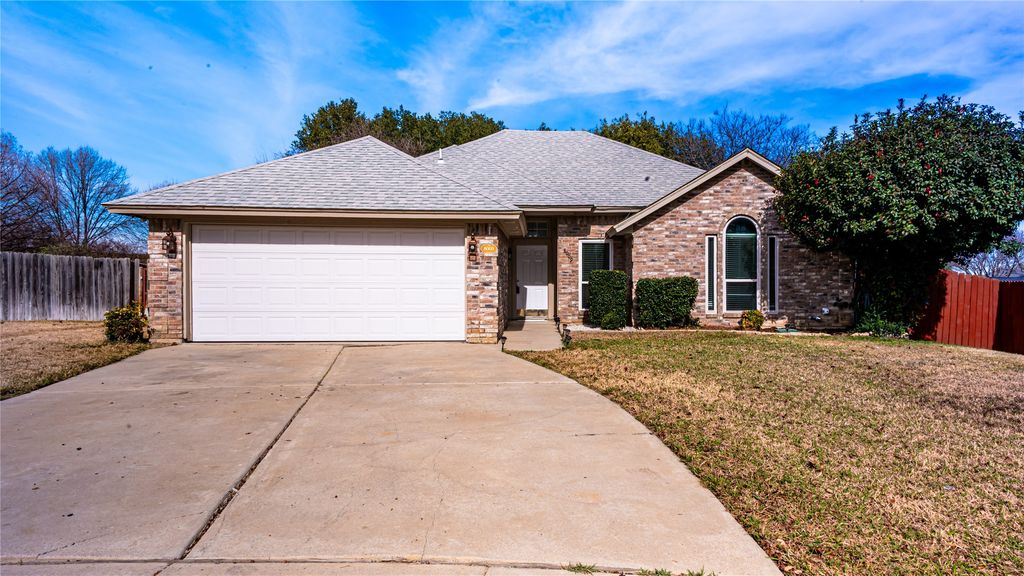 8009 Alamo Court, North Richland Hills, TX 76180