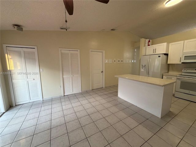3159 W 73rd Pl, Hialeah, FL 33018