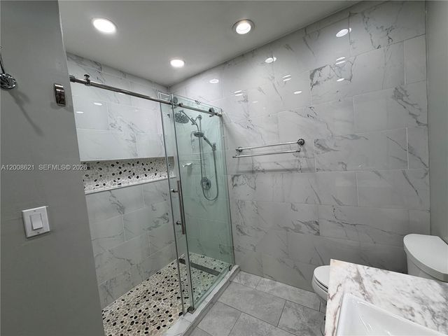 3159 W 73rd Pl, Hialeah, FL 33018