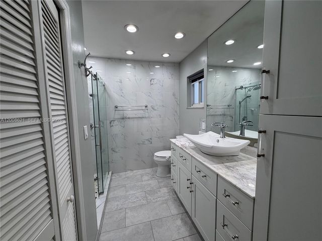 3159 W 73rd Pl, Hialeah, FL 33018