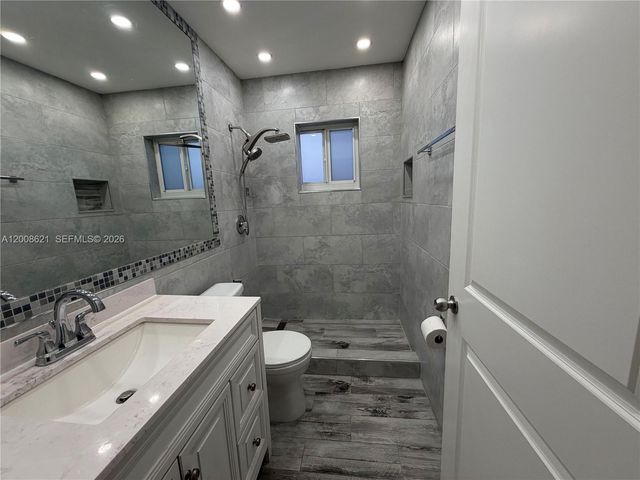 3159 W 73rd Pl, Hialeah, FL 33018