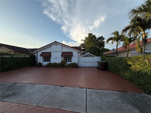 3159 W 73rd Pl, Hialeah, FL 33018