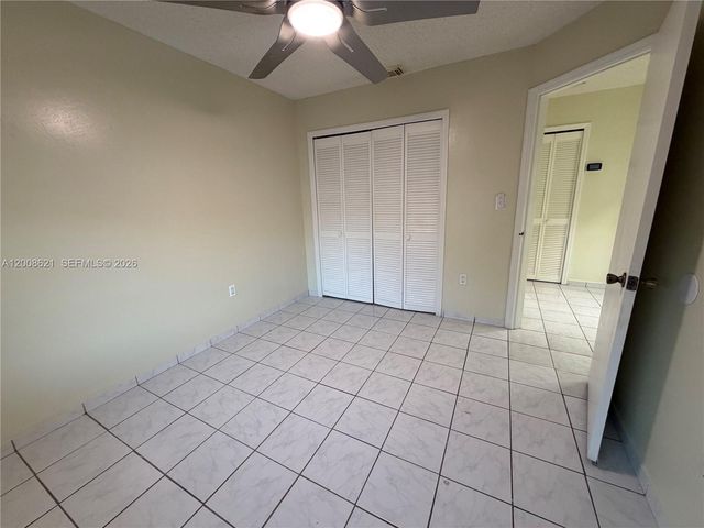 3159 W 73rd Pl, Hialeah, FL 33018