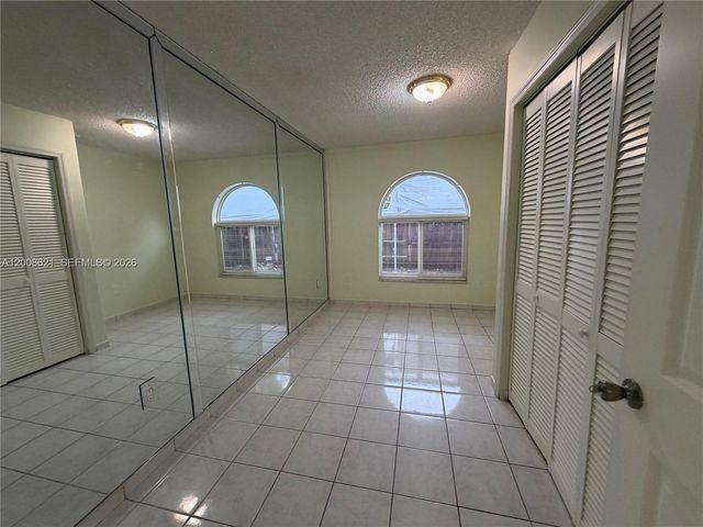 3159 W 73rd Pl, Hialeah, FL 33018