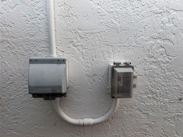 3159 W 73rd Pl, Hialeah, FL 33018