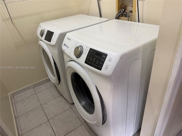 3159 W 73rd Pl, Hialeah, FL 33018