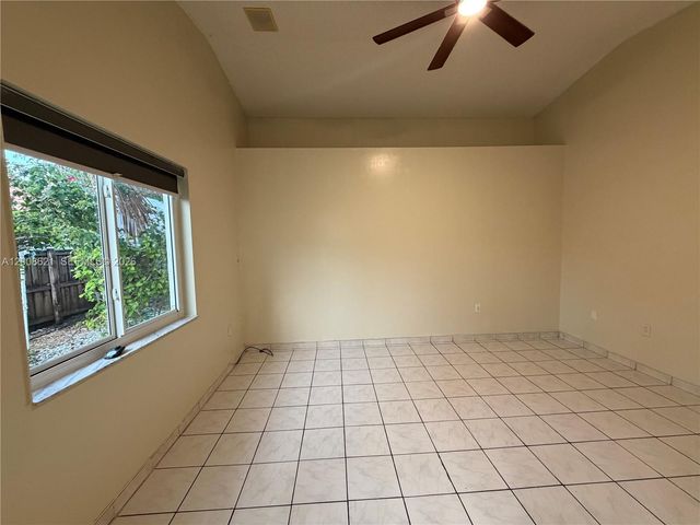 3159 W 73rd Pl, Hialeah, FL 33018