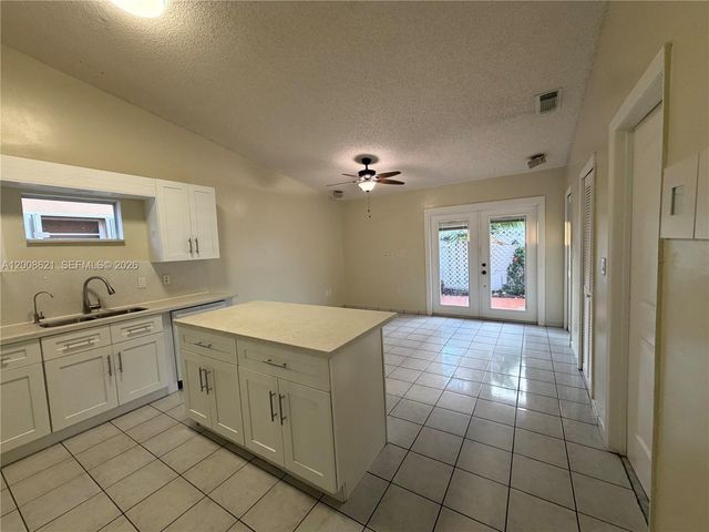 3159 W 73rd Pl, Hialeah, FL 33018