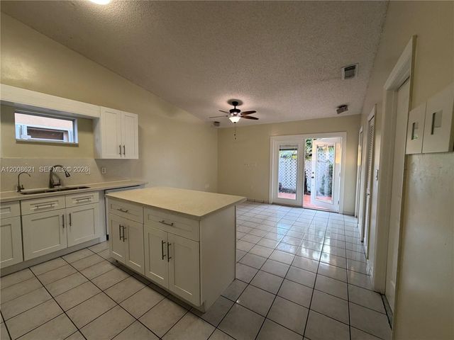3159 W 73rd Pl, Hialeah, FL 33018