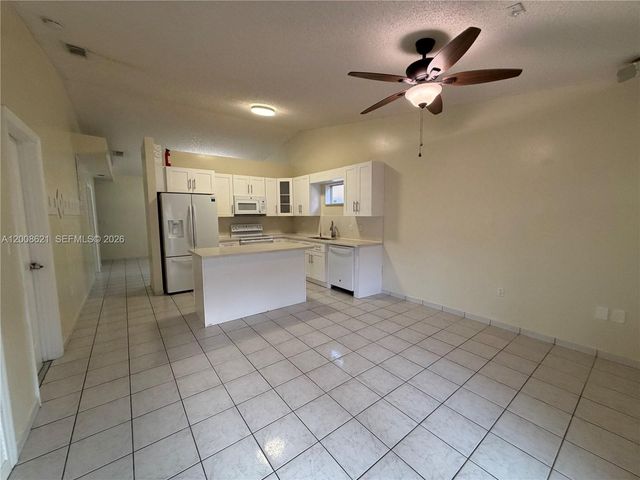 3159 W 73rd Pl, Hialeah, FL 33018