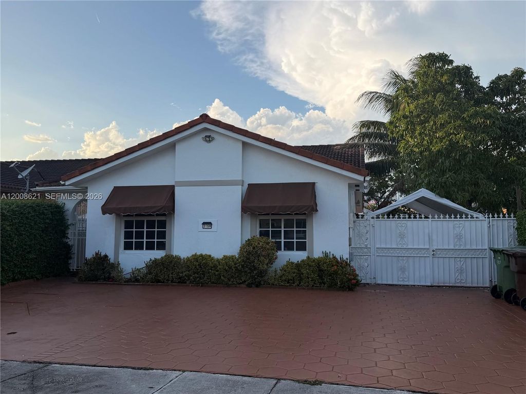 3159 W 73rd Pl, Hialeah, FL 33018