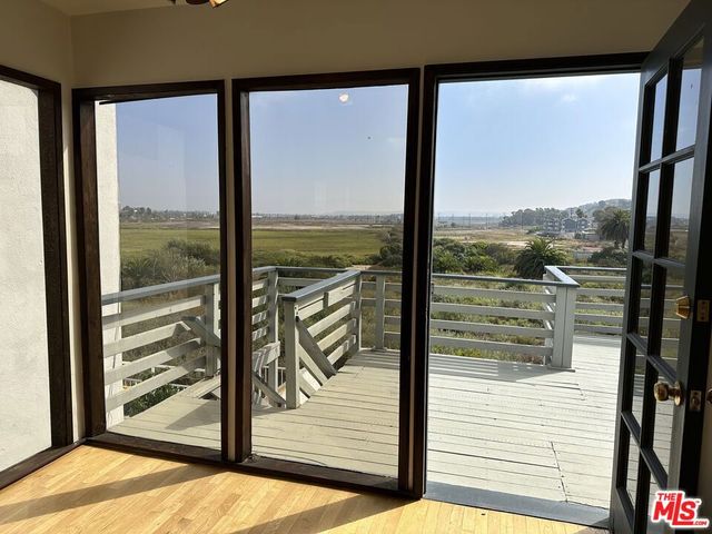 6635 Vista Del Mar, Playa Del Rey, CA 90293