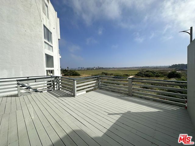 6635 Vista Del Mar, Playa Del Rey, CA 90293