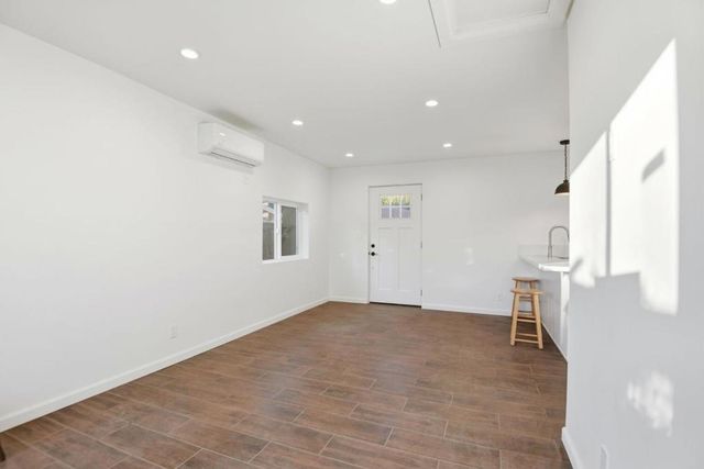 648 Anita Street 1, Monrovia, CA 91016