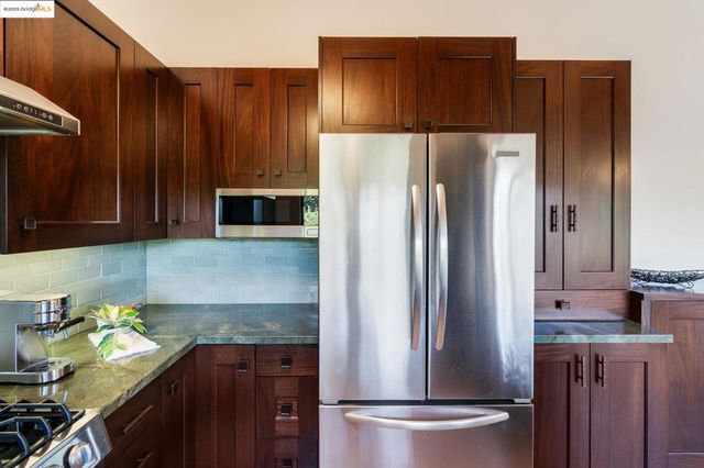 6489 Girvin Dr, Oakland, CA 94611