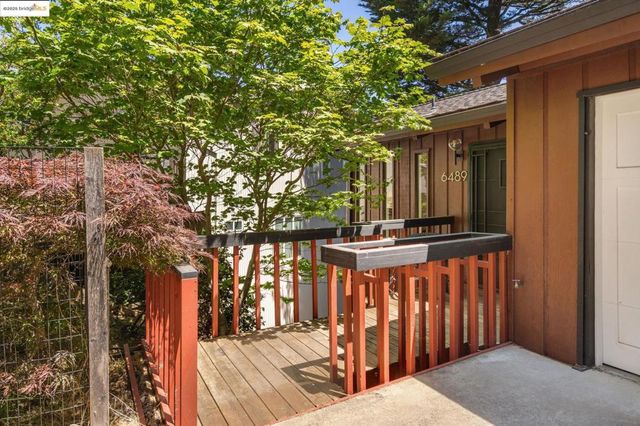 6489 Girvin Dr, Oakland, CA 94611