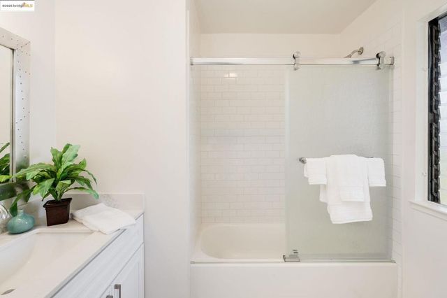 6489 Girvin Dr, Oakland, CA 94611