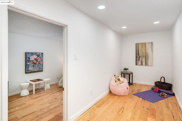 6489 Girvin Dr, Oakland, CA 94611