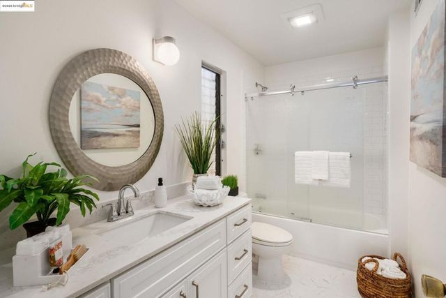 6489 Girvin Dr, Oakland, CA 94611