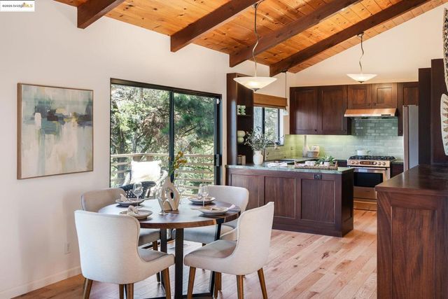 6489 Girvin Dr, Oakland, CA 94611
