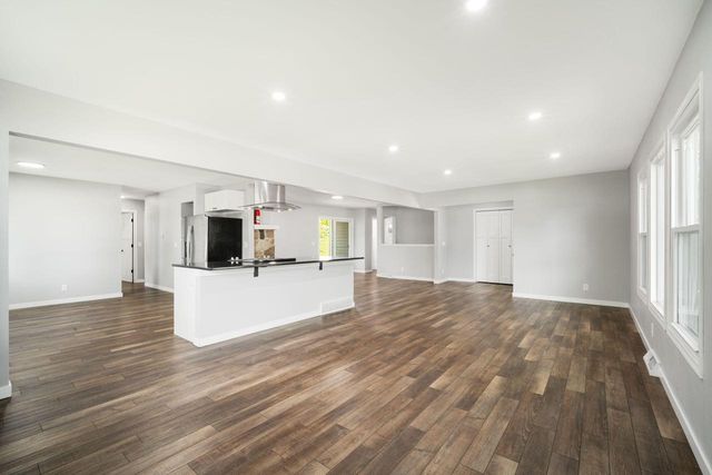 1816 Sylvan WAY, West Bend, WI 53095
