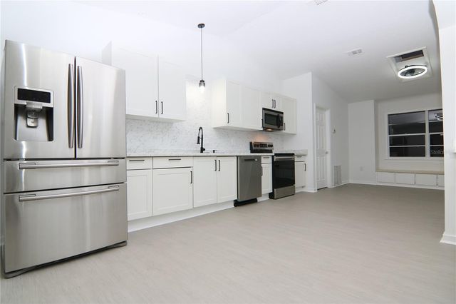 711 KEMPTEN STREET NW, Palm Bay, FL 32907