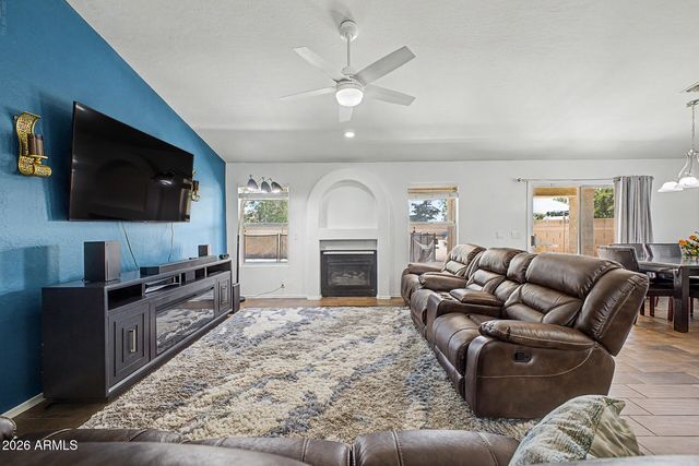 6647 W TONOPAH Drive, Glendale, AZ 85308