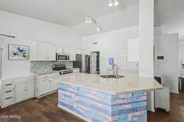 6647 W TONOPAH Drive, Glendale, AZ 85308