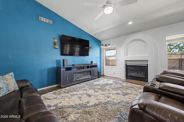 6647 W TONOPAH Drive, Glendale, AZ 85308