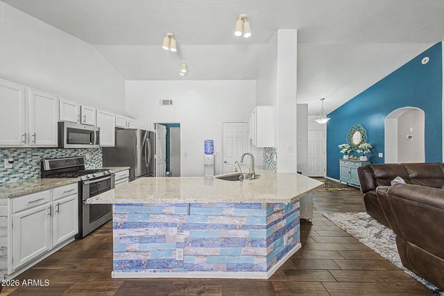 6647 W TONOPAH Drive, Glendale, AZ 85308