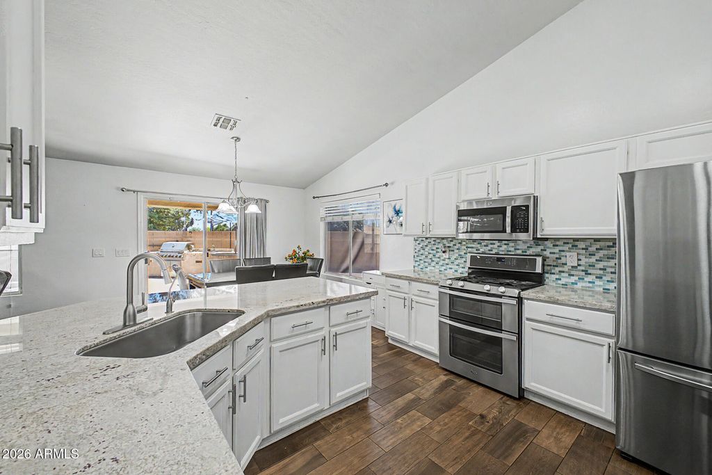 6647 W TONOPAH Drive, Glendale, AZ 85308