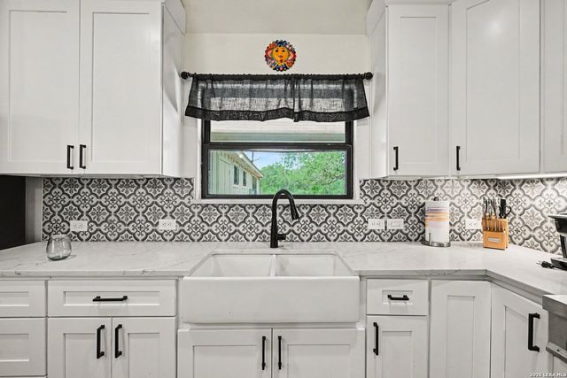 10135 New Sulphur Springs Rd, San Antonio, TX 78263