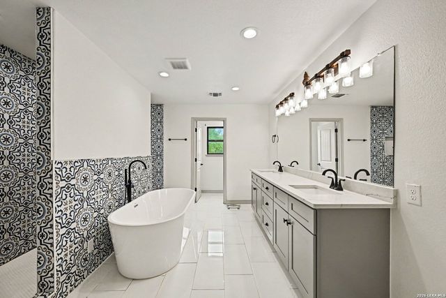 10135 New Sulphur Springs Rd, San Antonio, TX 78263