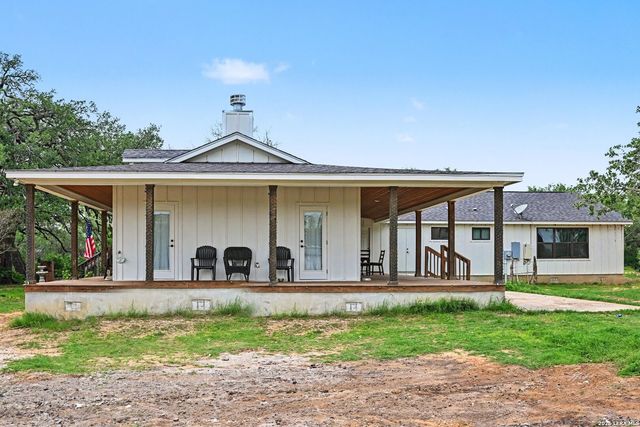 10135 New Sulphur Springs Rd, San Antonio, TX 78263