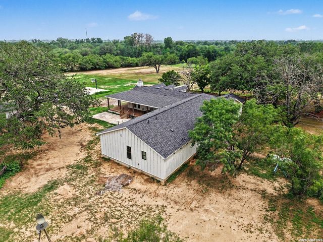 10135 New Sulphur Springs Rd, San Antonio, TX 78263