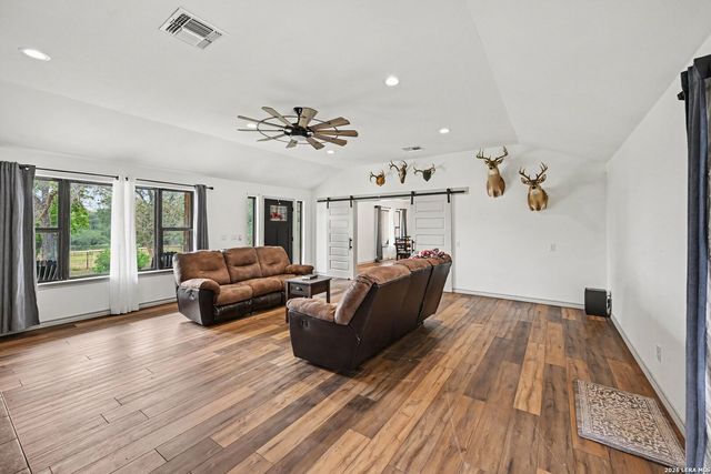 10135 New Sulphur Springs Rd, San Antonio, TX 78263