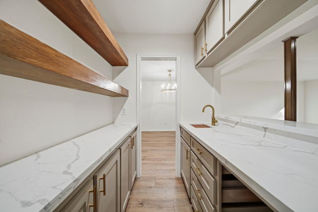 12 Wellington Lane, Sugar Land, TX 77478