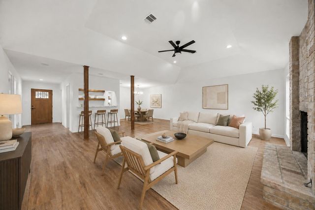 12 Wellington Lane, Sugar Land, TX 77478