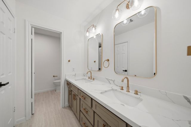 12 Wellington Lane, Sugar Land, TX 77478